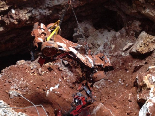 C5-Z06-Mallet-Hammer-Corvette-Sinkhole1-e1397068677108